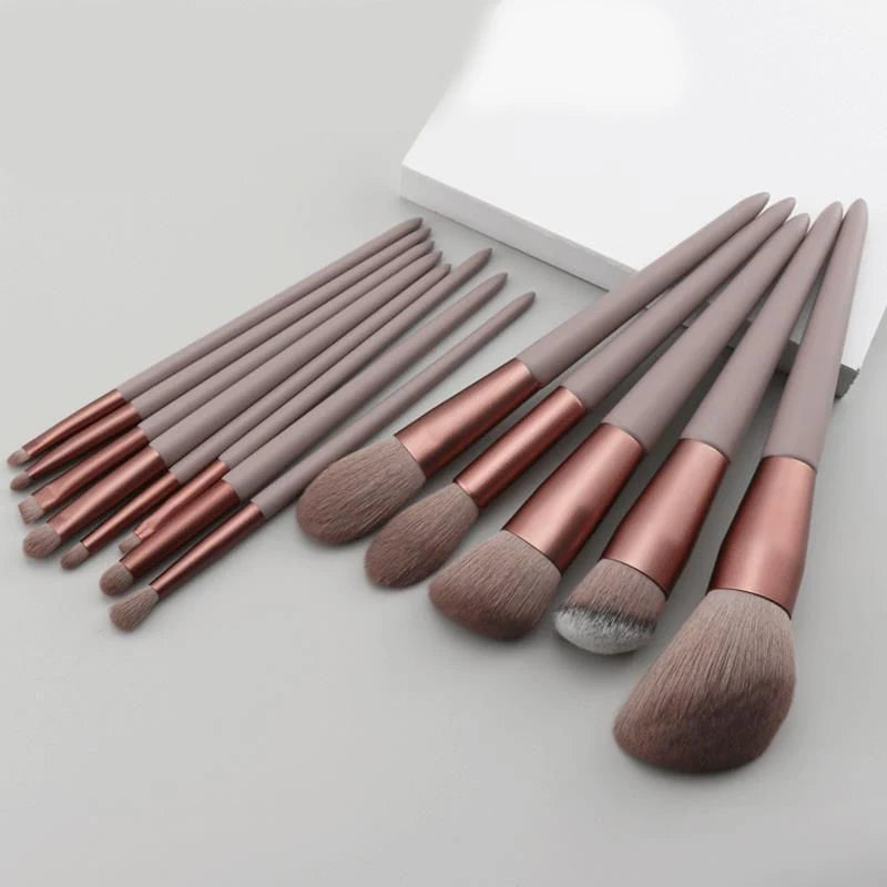 Juego de brochas para maquillaje del rostro