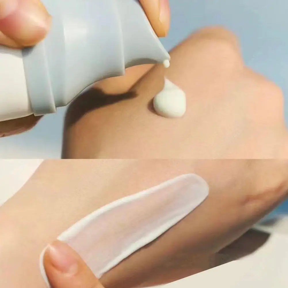 Water-resistant sunscreen SPF50+ Centella