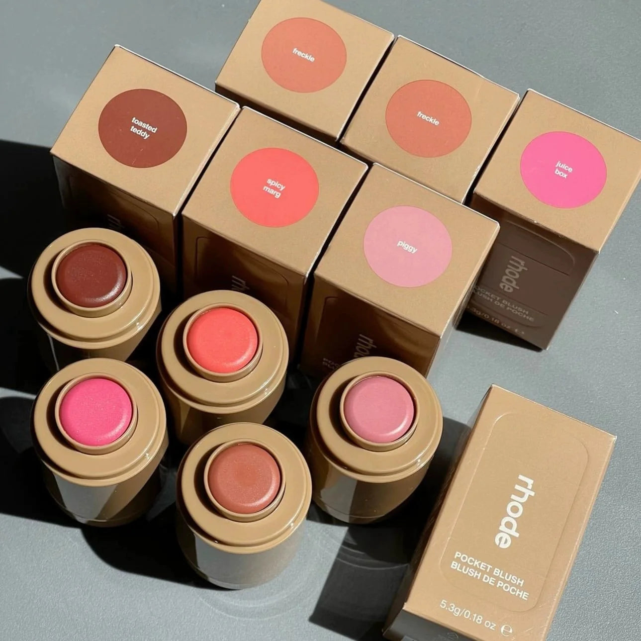 Brillo Labial y coloretes RHODE.