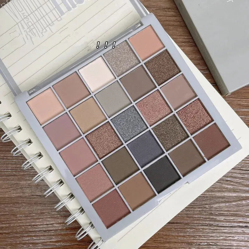 Paleta de Sombras DIKALU de 25 Colores.