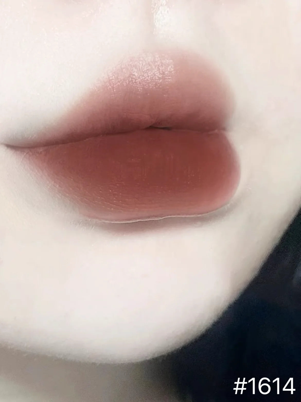 Barra labial de fácil aplicación de Colorrose-aporta versatilidad a tu maquillaje. ¡Este labial de la marca colorrose te brinda un toque de color con la máxima comodidad!
