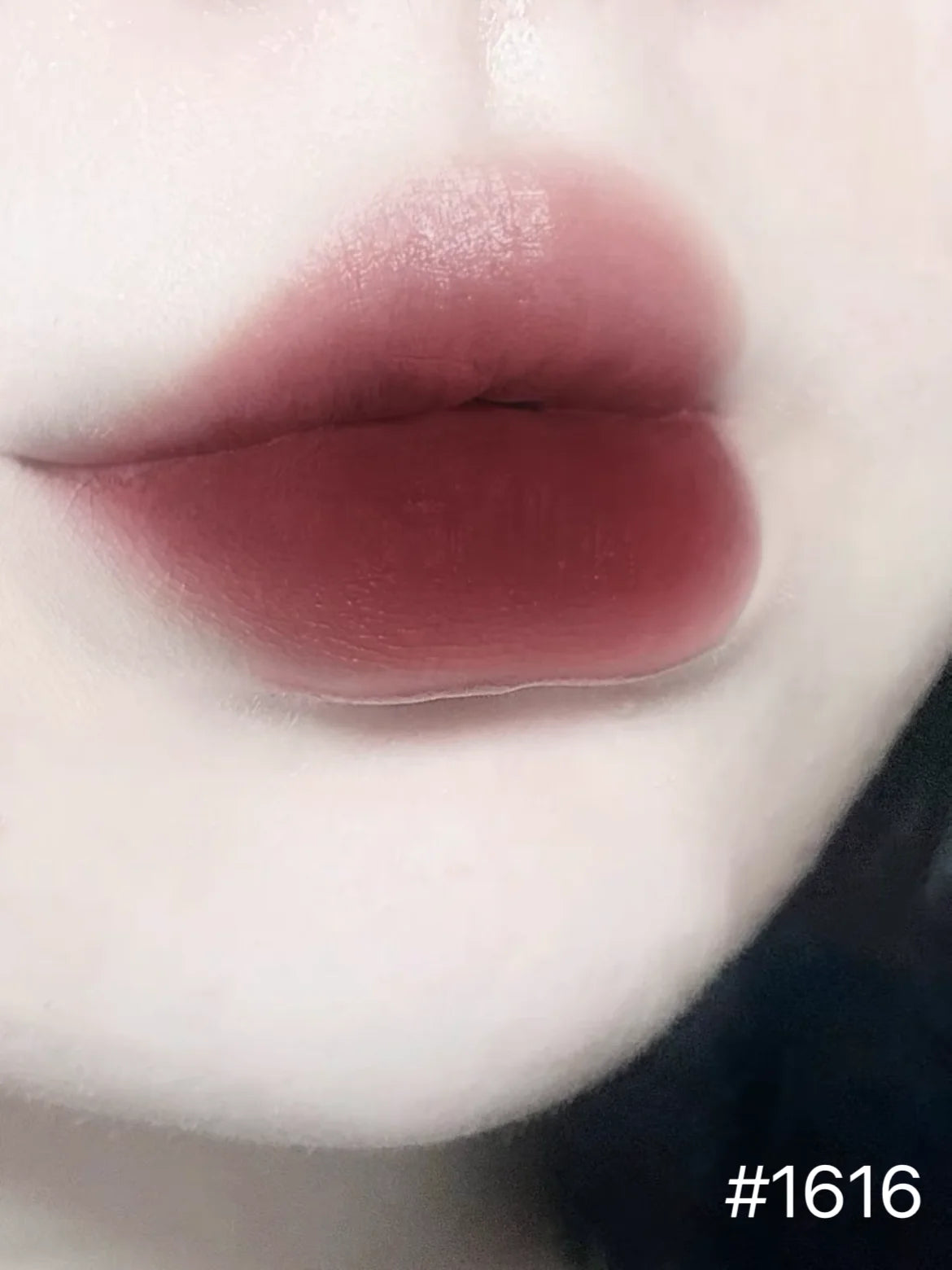 Barra labial de fácil aplicación de Colorrose-aporta versatilidad a tu maquillaje. ¡Este labial de la marca colorrose te brinda un toque de color con la máxima comodidad!