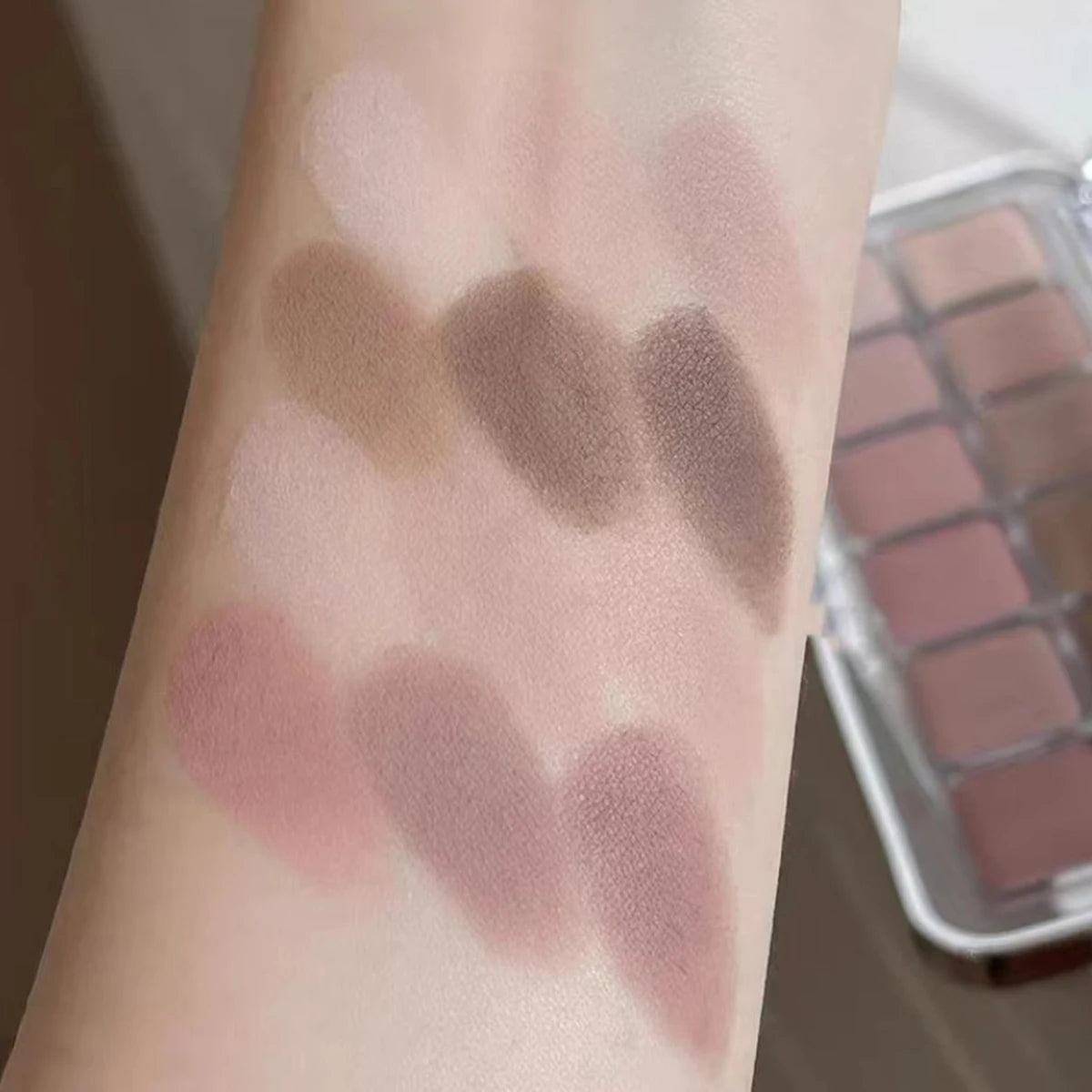 Paleta de Sombras DEDVL de 12 Colores.