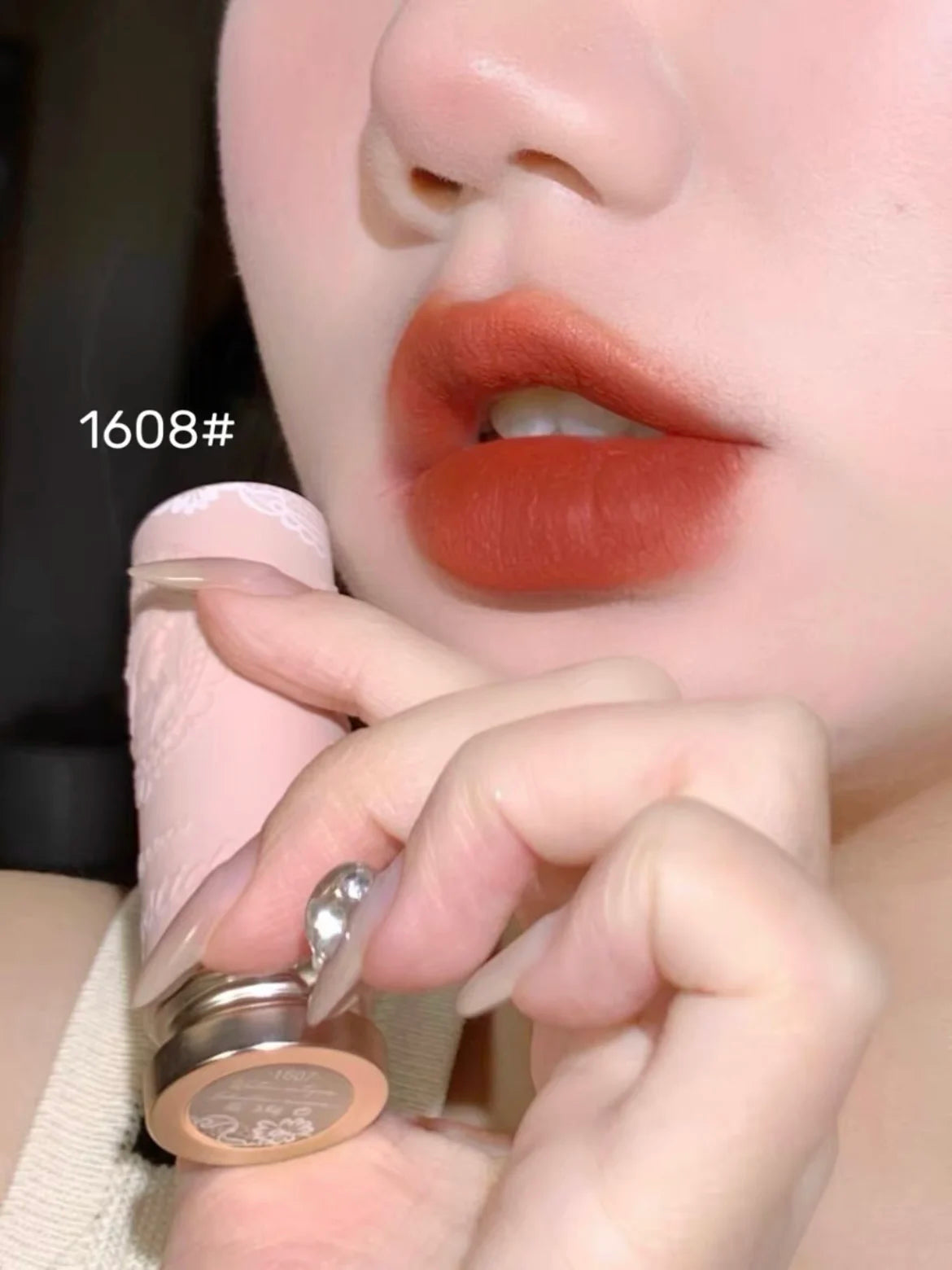 Barra labial de fácil aplicación de Colorrose-aporta versatilidad a tu maquillaje. ¡Este labial de la marca colorrose te brinda un toque de color con la máxima comodidad!