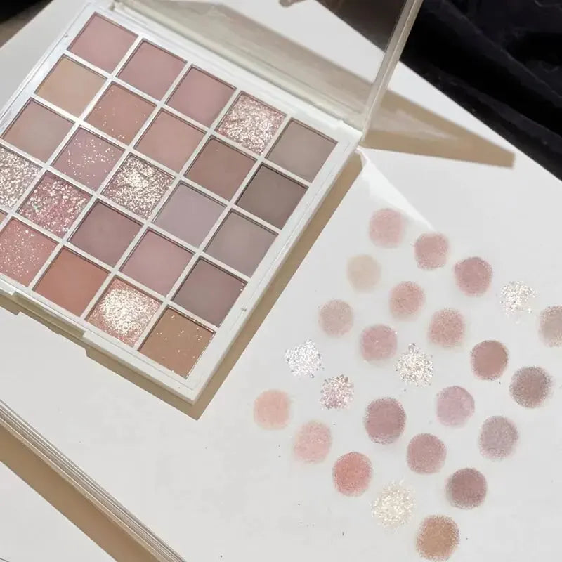 Paleta de Sombras DIKALU de 25 Colores.