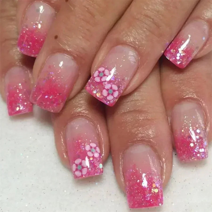 Set of 24 Short False Nails.