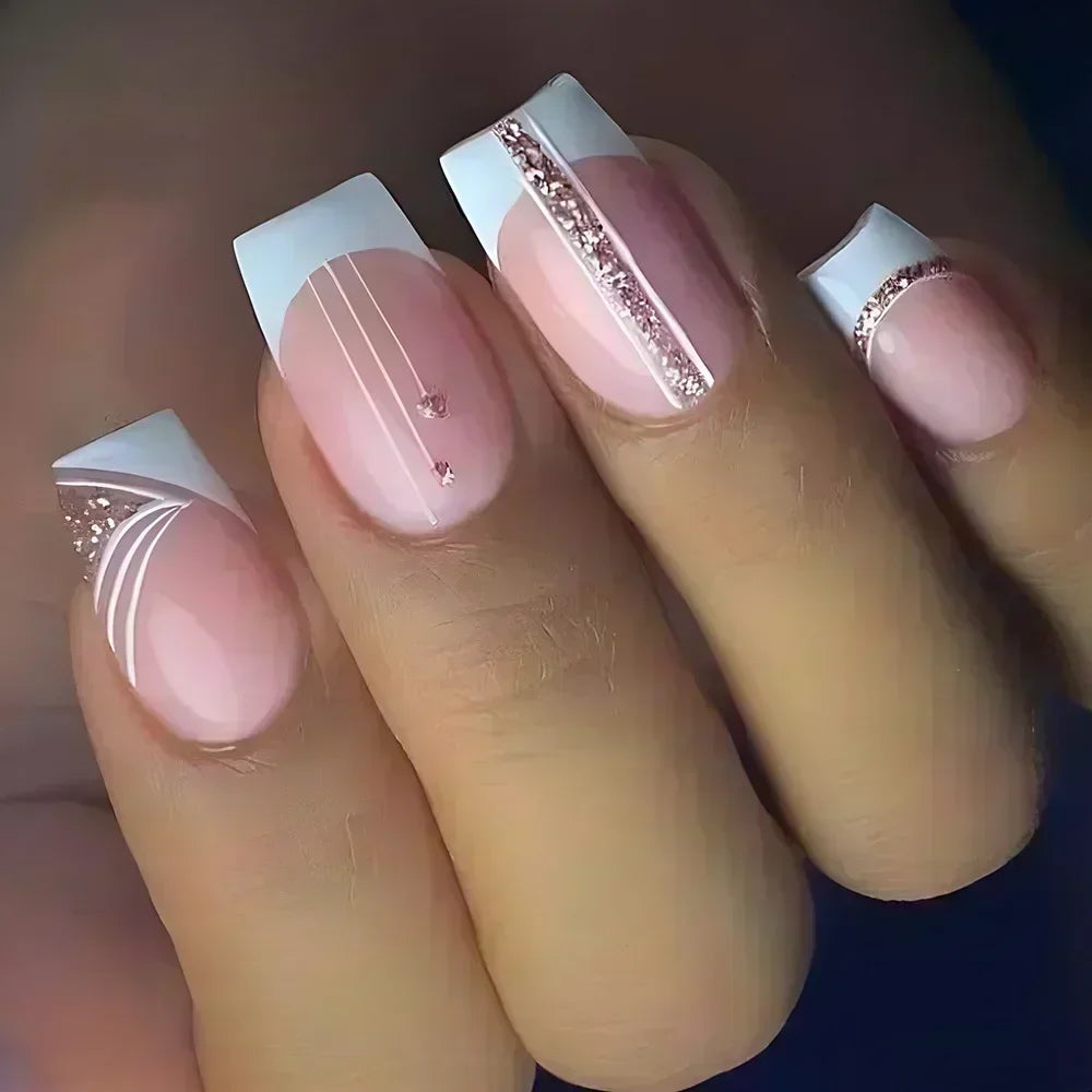 Set of 24 Short False Nails.
