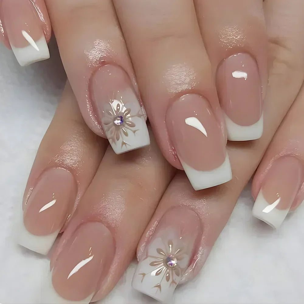 Set of 24 Short False Nails.