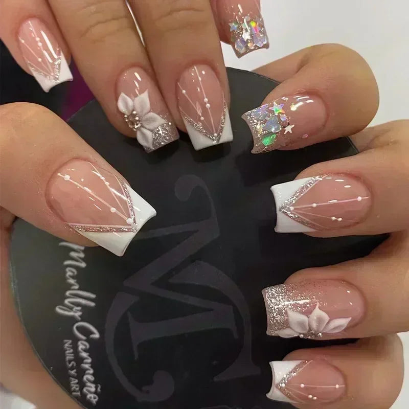 Set of 24 Short False Nails.