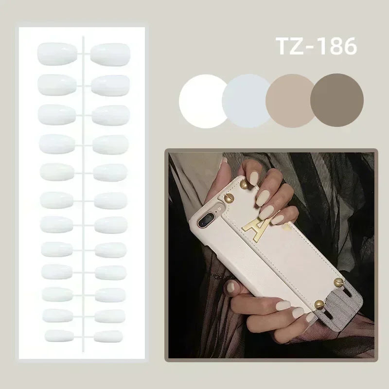 Set of 24 Short False Nails.