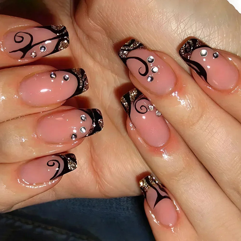 Set of 24 Short False Nails.