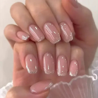 Set of 24 Short False Nails.