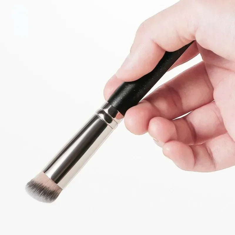 Premium Foundation and Concealer Brush.