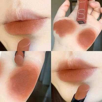 Lipstick-formula is water and sweat resistant.