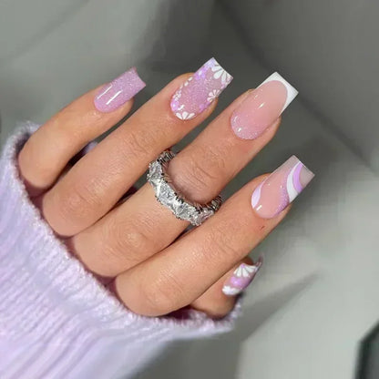 Set of 24 Short False Nails.