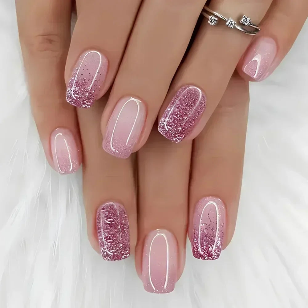Set of 24 Short False Nails.