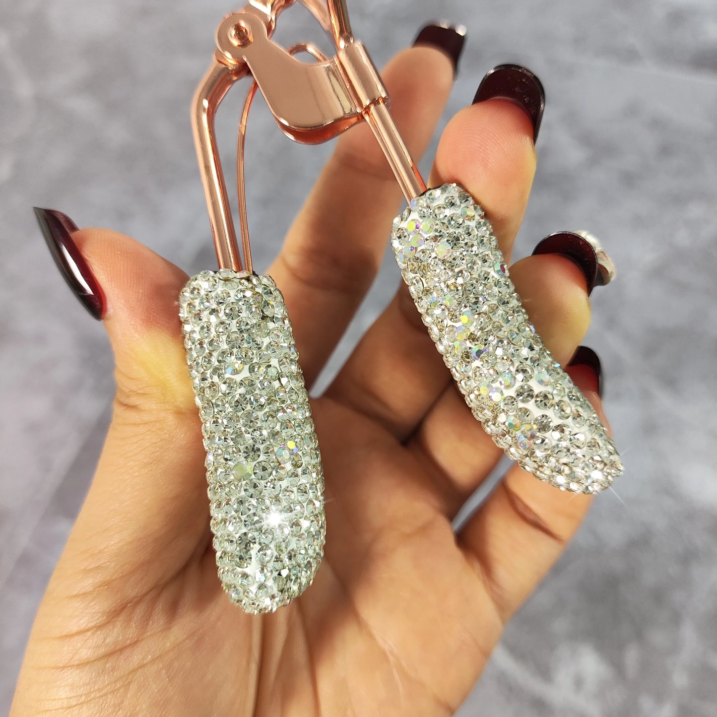 Eyelash curler with artificial diamonds