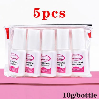 Nail Glue is ideal for a strong and long-lasting hold