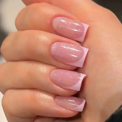 Set of 24 Short False Nails.