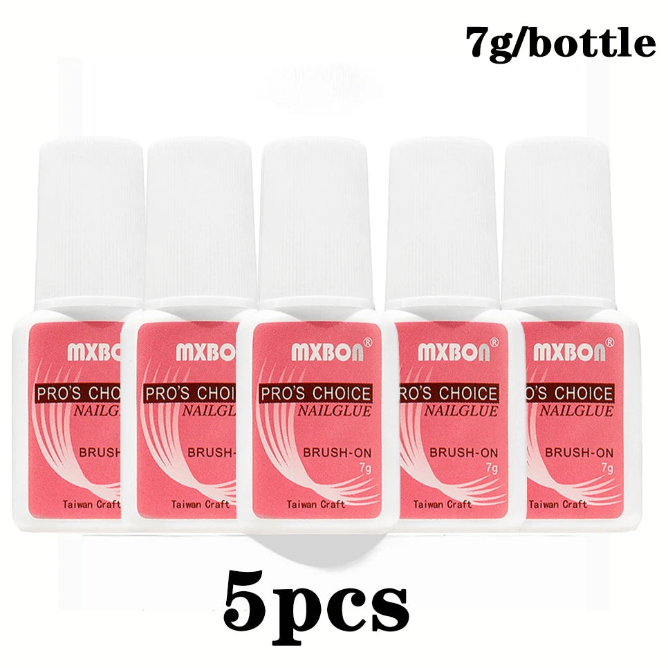 Nail Glue is ideal for a strong and long-lasting hold