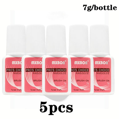 Nail Glue is ideal for a strong and long-lasting hold