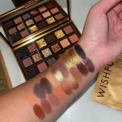 18-Color Eyeshadow Palette.