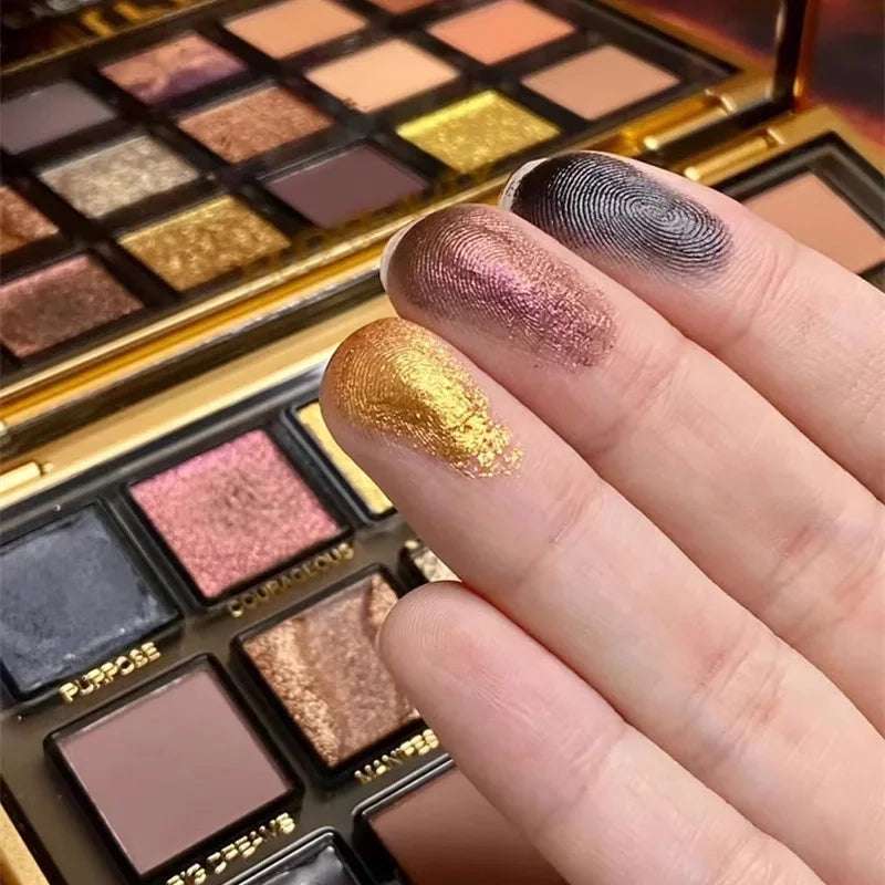 Paleta de Sombras de 18 Colores.