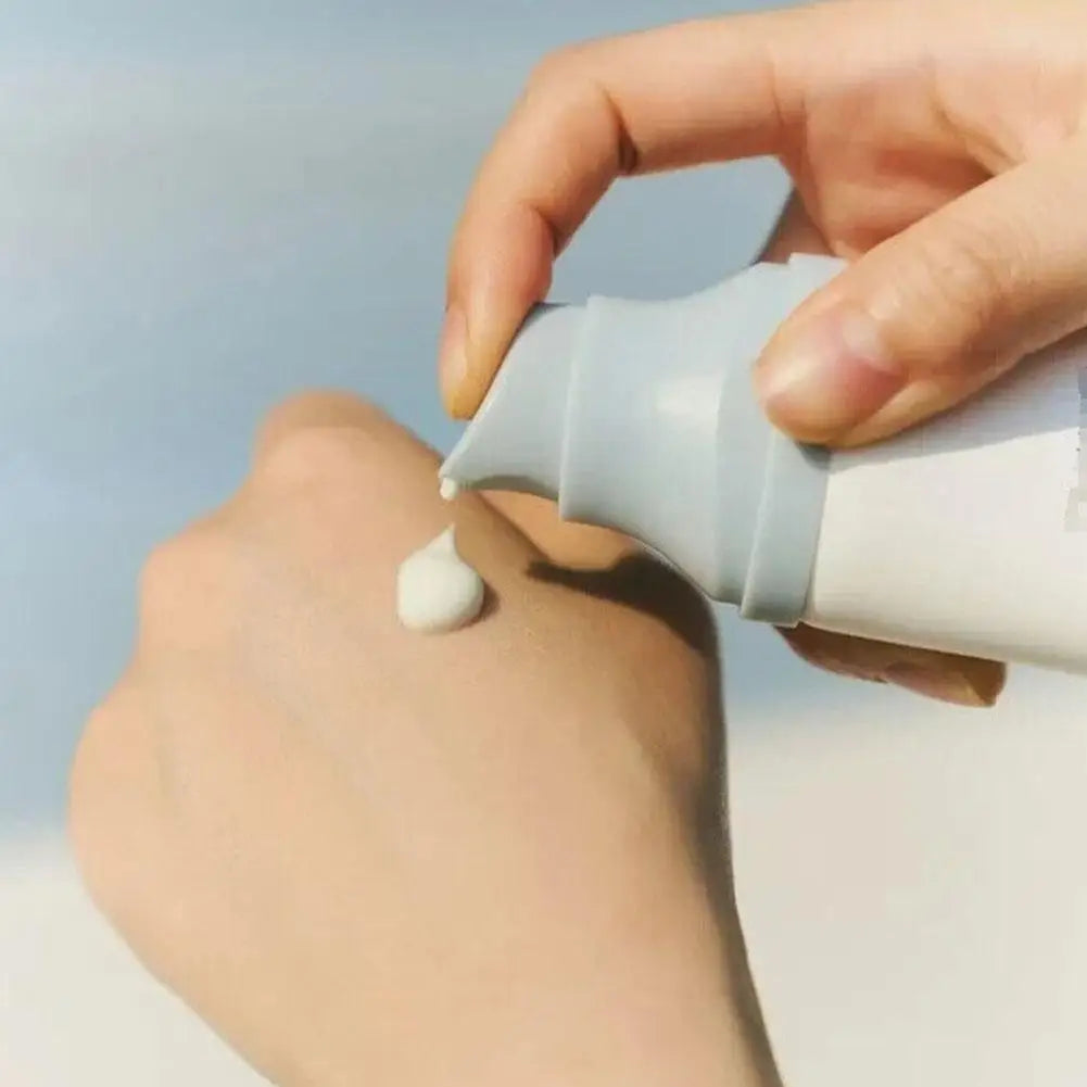 Water-resistant sunscreen SPF50+ Centella