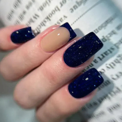Set of 24 Short False Nails.
