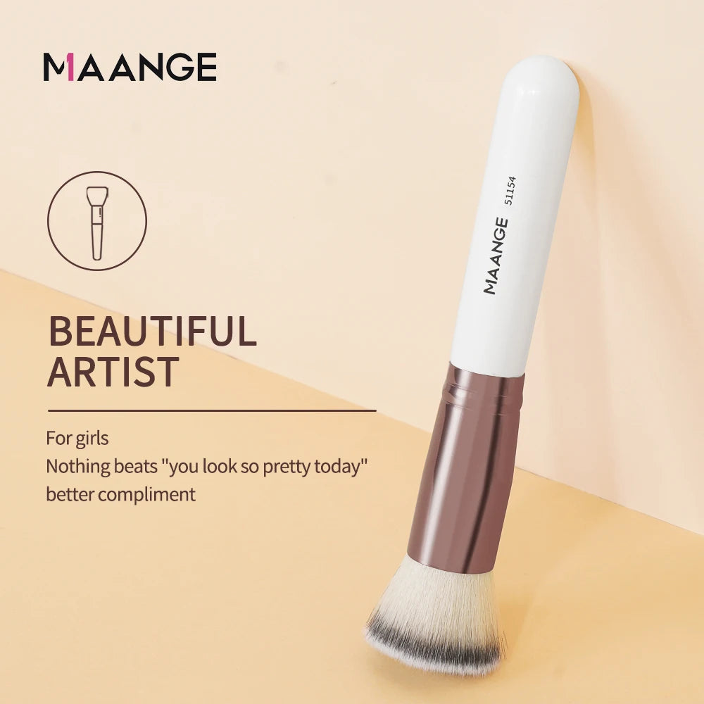MAANGE Foundation Brush.