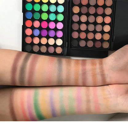 2 Paletas de Sombras de 40 Colores.