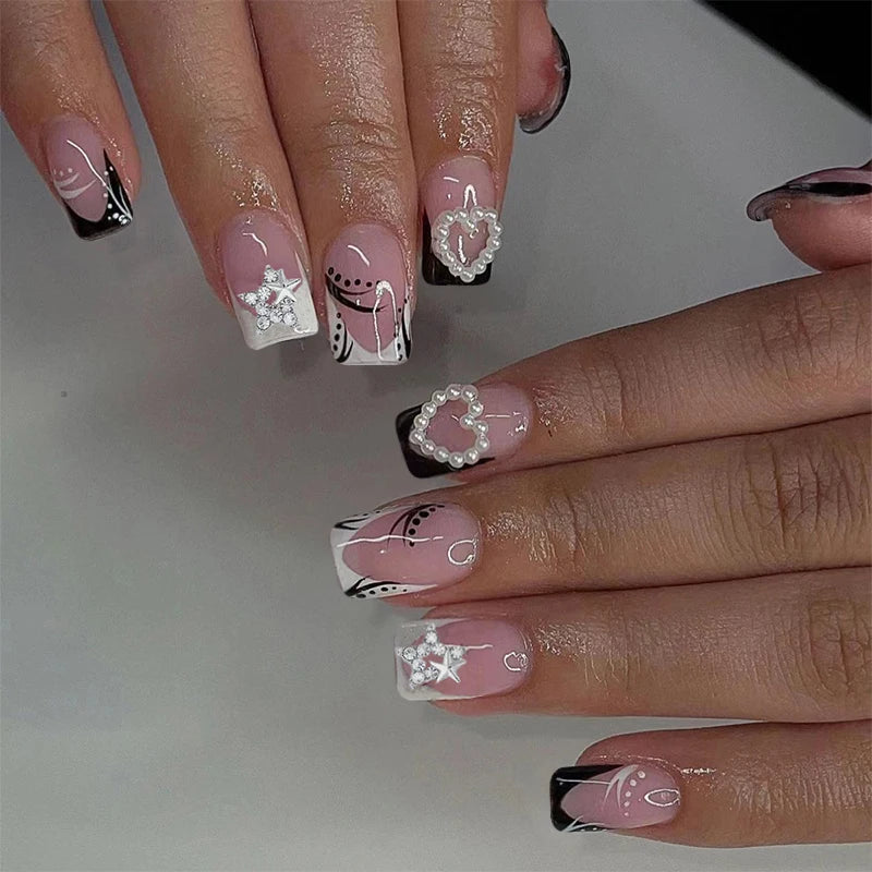 Set of 24 Short False Nails.