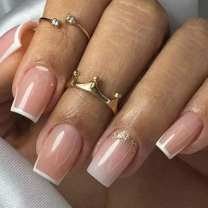 Set of 24 Short False Nails.