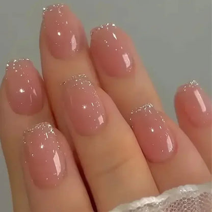 Set of 24 Short False Nails.