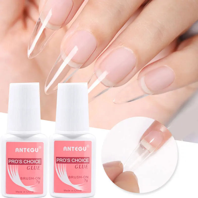 Nail Glue is ideal for a strong and long-lasting hold
