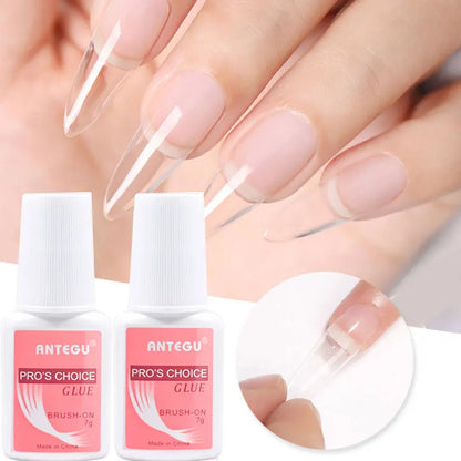 Nail Glue is ideal for a strong and long-lasting hold