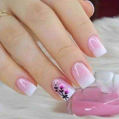 Set of 24 Short False Nails.