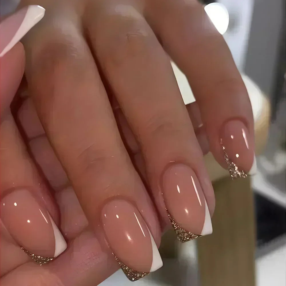 Set of 24 Short False Nails.