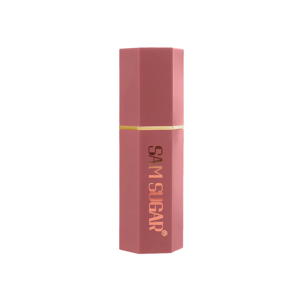 Vibrant and even color lipstick.
