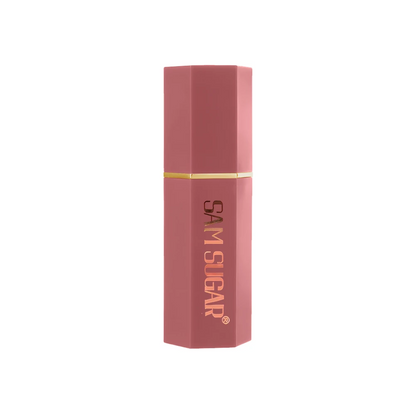 Vibrant and even color lipstick.